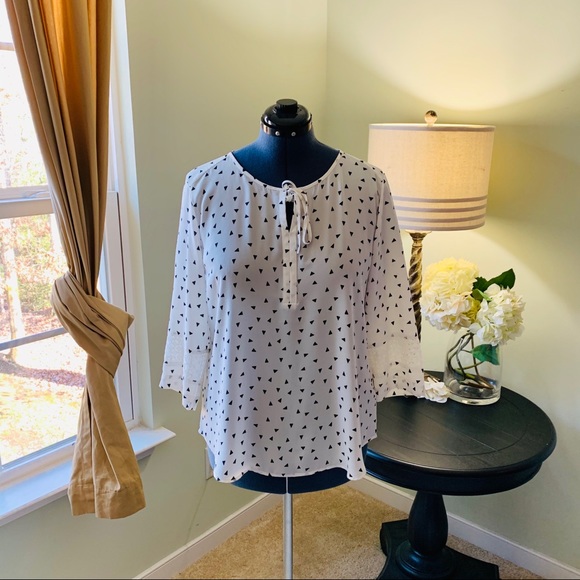 Van Heusen Tops - Van Heusen Black and White Blouse Size L